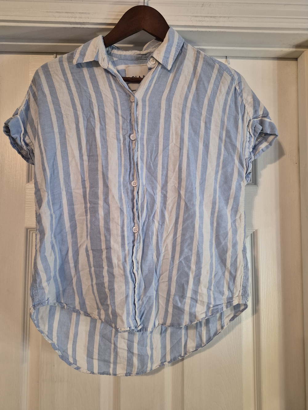 Lola River Light Blue & White Vertical Stripe Button-Up Shirt Medium